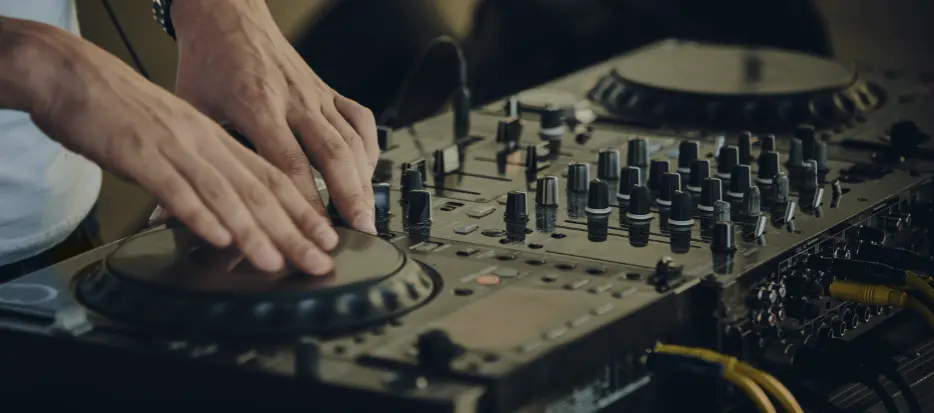 DJ & Canlı Performans Kursu