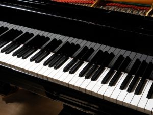piyano-kursu-piyano-yuz-yuze-kurs-baslangic-seviye-muzik-egitimi-musichool-pazaryeri